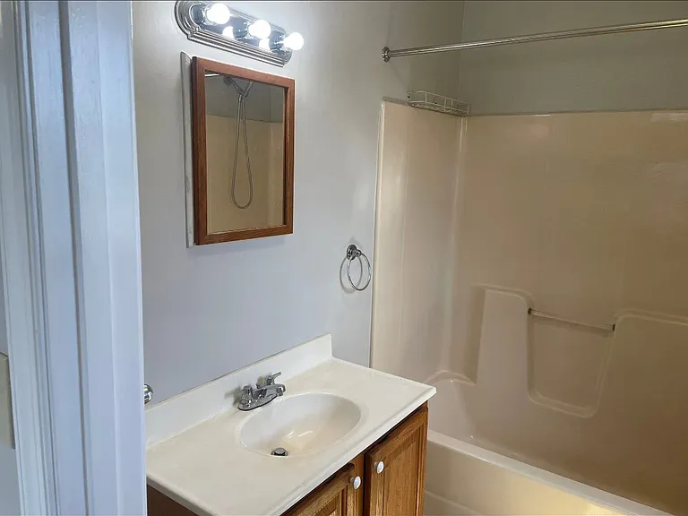 18 E Green St #C — Photo 9