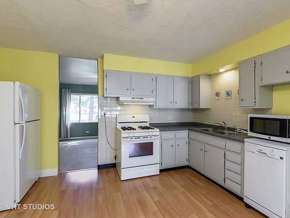 4th image of 36166 N Edgewood Dr