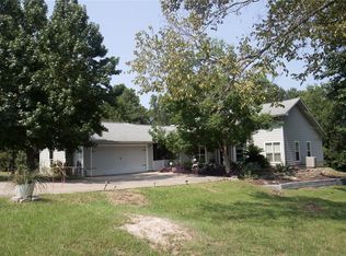 705 Bridgeview Dr, Onalaska, TX 77360
