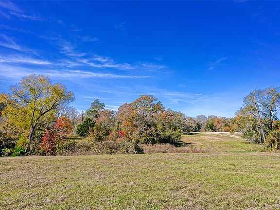 4th image of 15438 Fm 3090 Rd