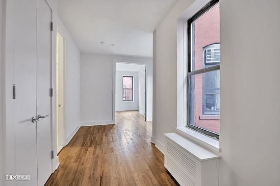 3rd image of 358 W 45th St APT 4