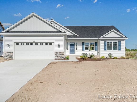 3rd image of 257 Plum Ln