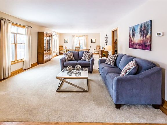 5th image of 8243 Barksdale Ln
