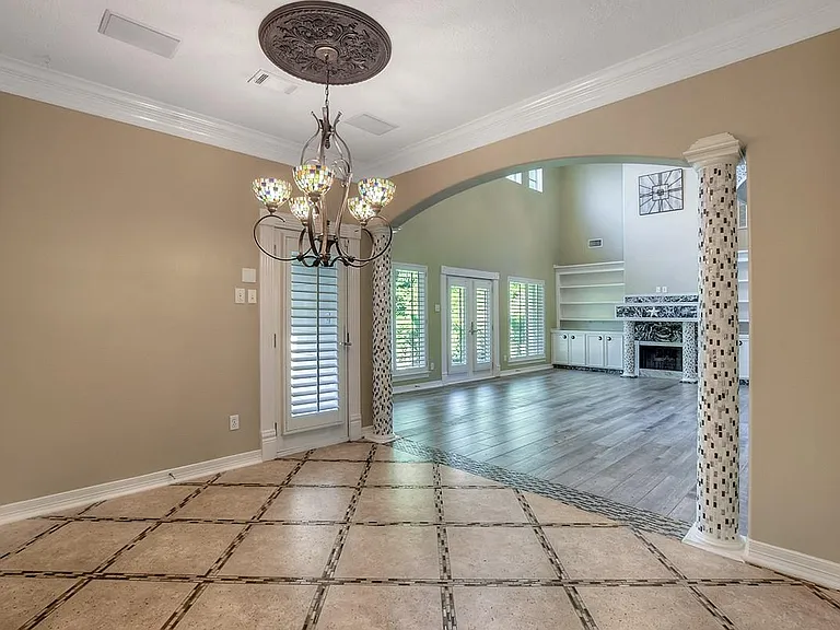 10819 Lake Windcrest — Photo 17