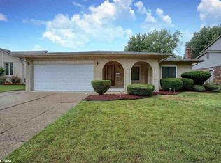 18139 Criswood Dr, Macomb, MI 48044