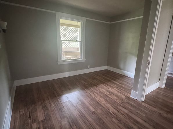 210 NW Arden Ave #3