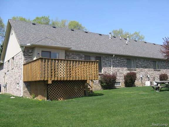 4th image of 55136 Washington Dr