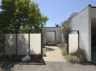 3934 Robin Hill Rd, La Canada Flintridge, CA 91011