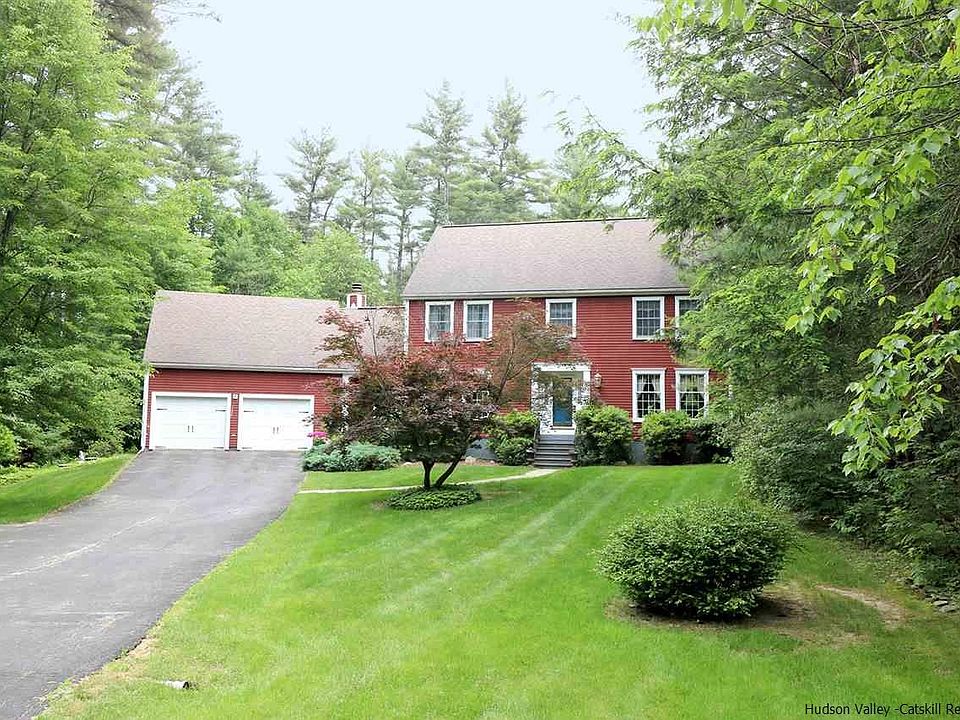 1st image of 32 Ryan Dr