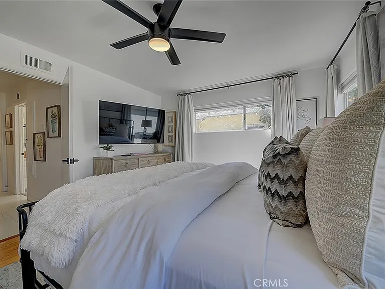 444 N Shattuck Pl — Photo 41