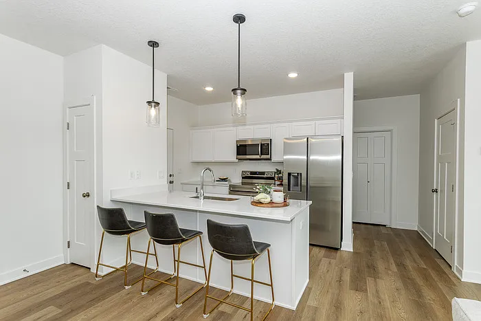 3105 Bracken Pl — Photo 3