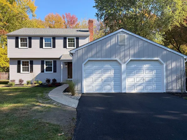 15 School House Dr, Medford, NJ 08055