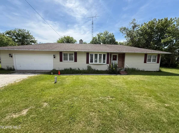 673 Nottingham Dr, Genoa, OH 43430
