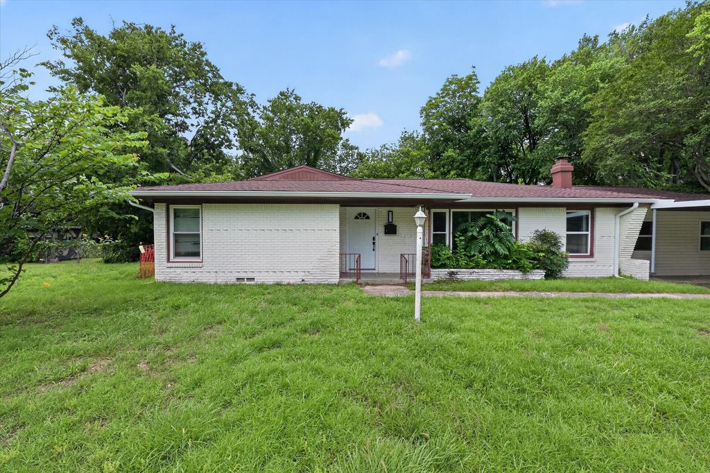 2833 Scruggs Park Dr, Richland Hills, TX - View 4