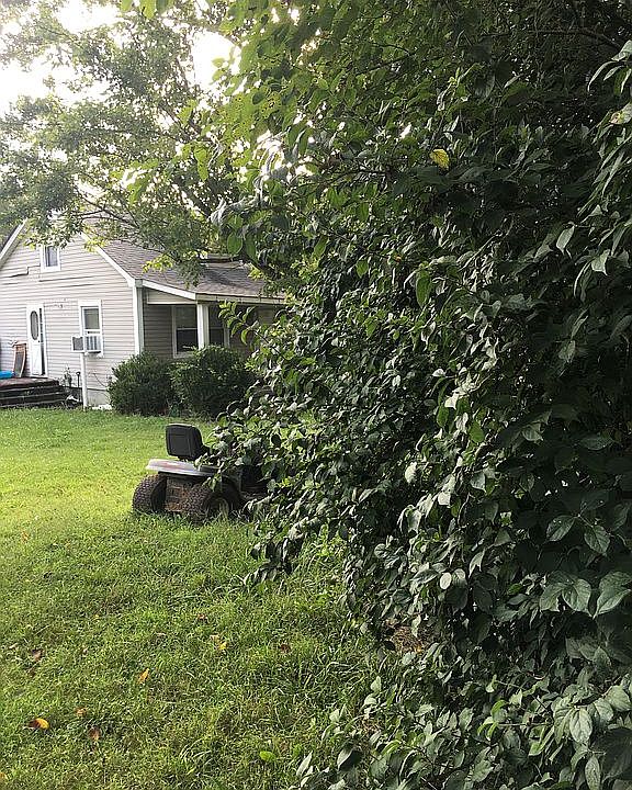 2nd image of 1685 Springfield Rd