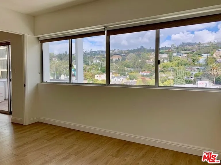 999 N Doheny Dr #904 — Photo 10