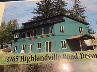 3765 Highlandville Rd, Decorah, IA 52101
