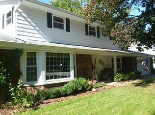 1205 Fairhaven Blvd, Elm Grove, WI 53122