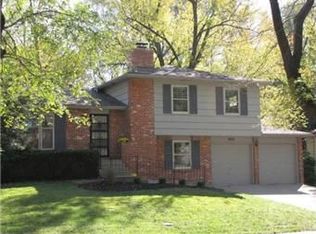 9221 Wedd Dr, Overland Park, KS 66212