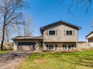 9466 Hale Ave S, Cottage Grove, MN 55016
