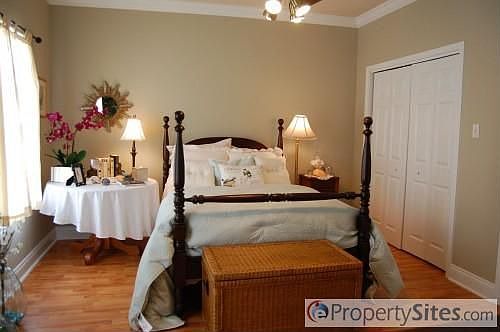 3rd image of 112 Evangeline Dr