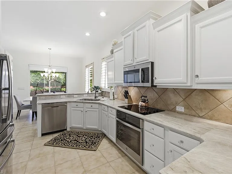 9235 Troon Lakes Dr — Photo 12