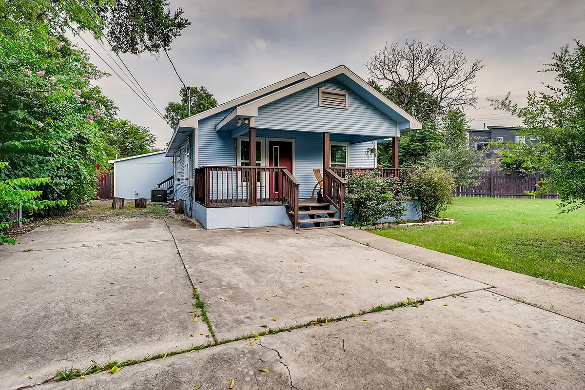 Building Photo - 1103 Estes Ave