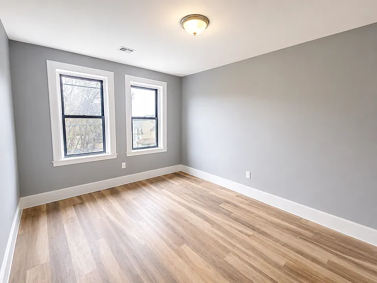 125 Osborne Ter #14 — Photo 4