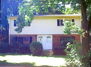 11 Wilafra Pl, Northport, NY 11768