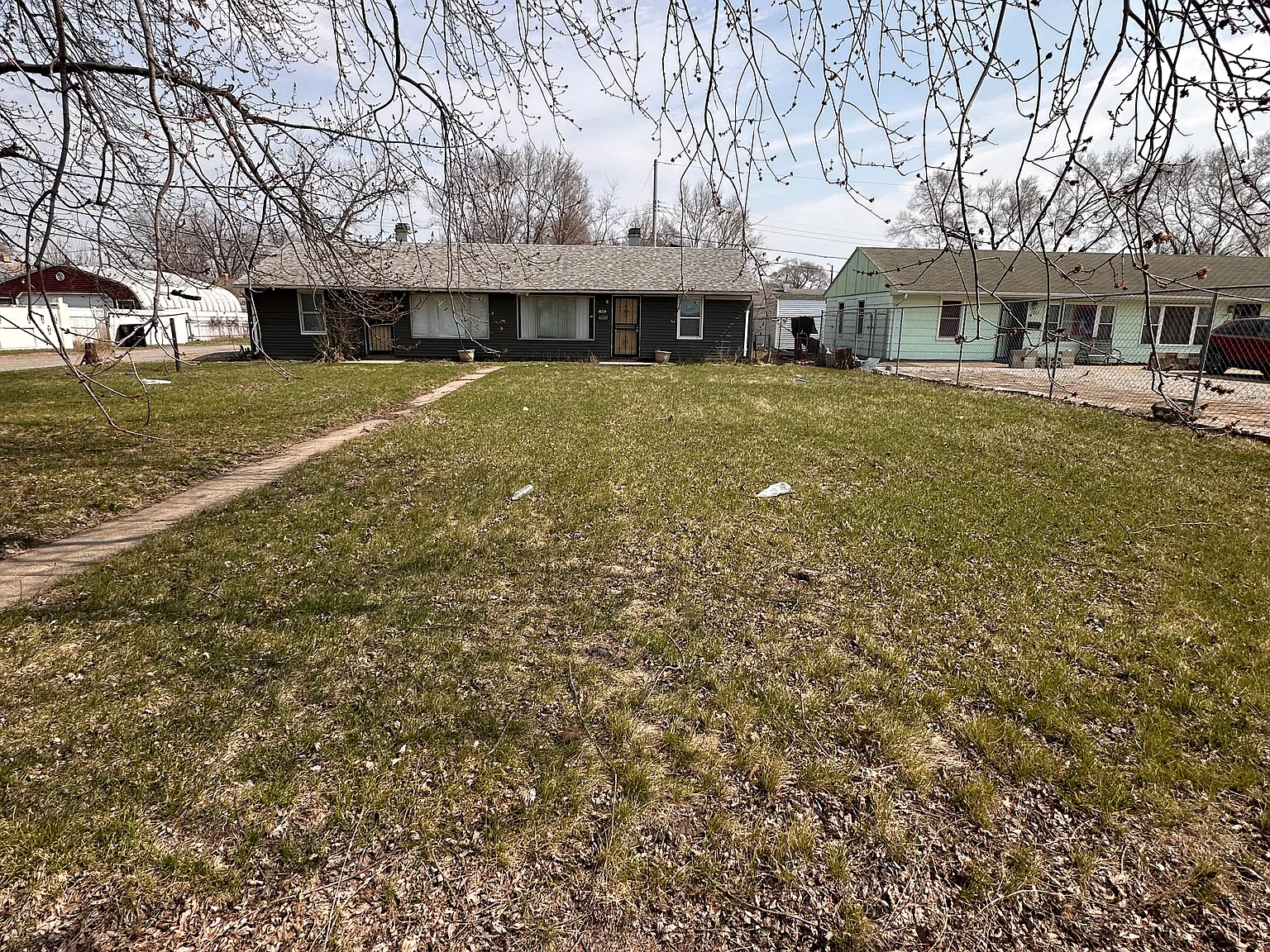 2 bed, 750 sqft, $1,050 — Photo 2