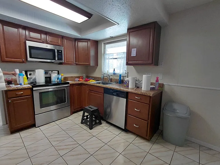 20263 Hamilton Ave — Photo 23