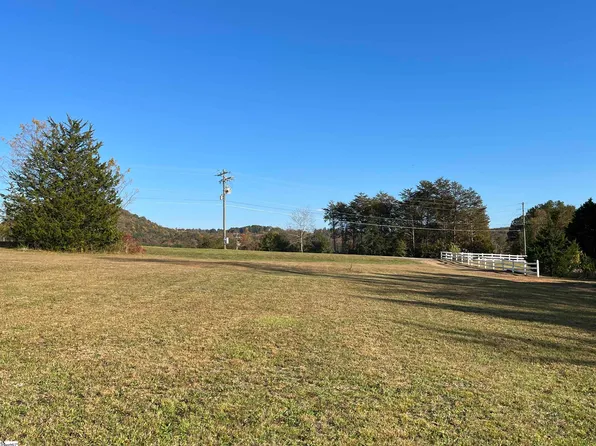 103 Mountain Estates Rd, Pickens, SC 29671
