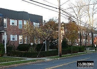 3BR, 2FBth CO-OP