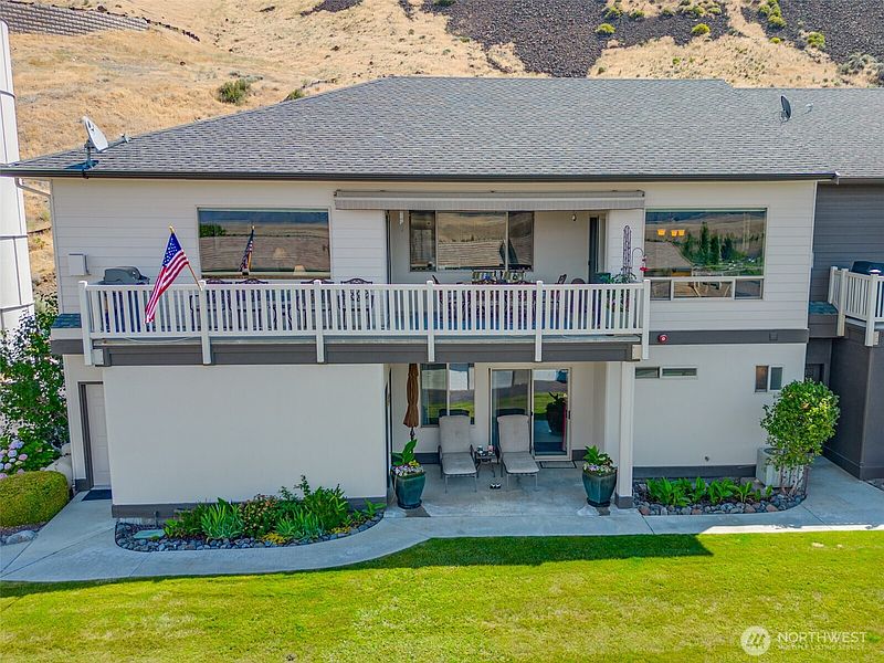 4th image of 9021 NW Crescent Bar Road #1