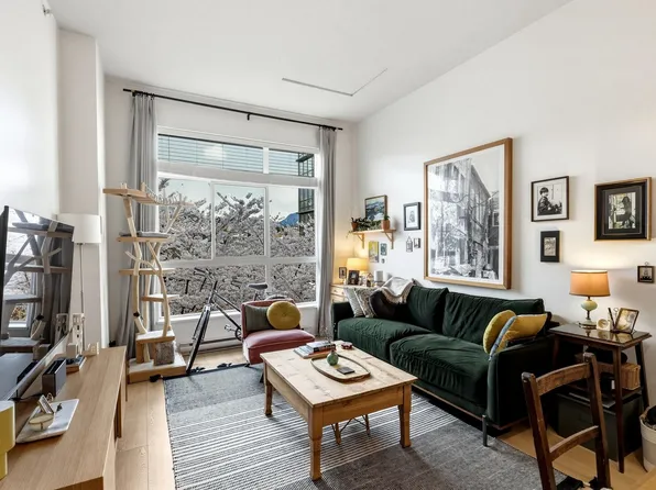 2957 Glen Dr #403, Coquitlam, BC V3B 0B5