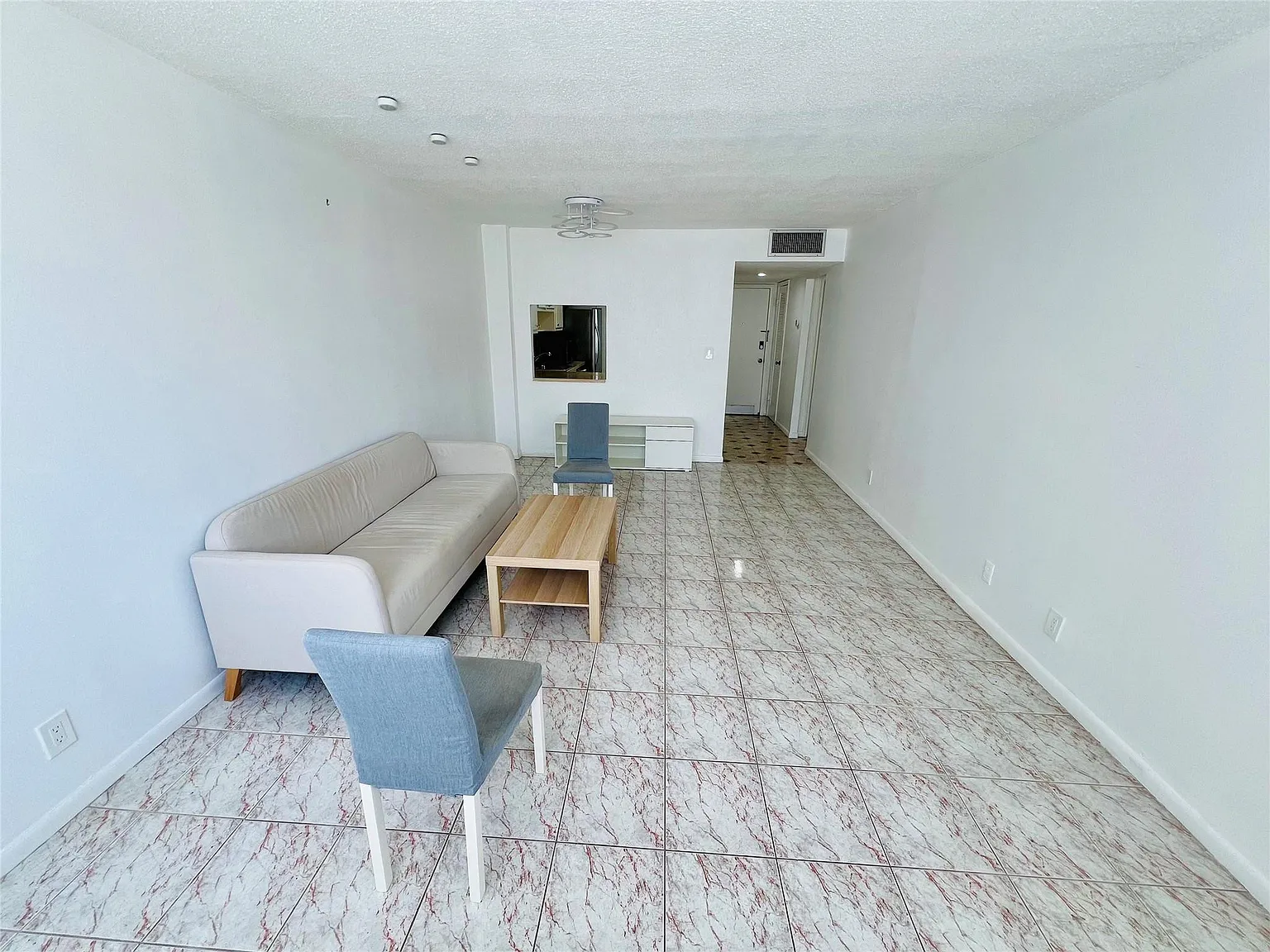 1 bed, 1.0 bath, 775 sqft, $1,550 — Photo 3