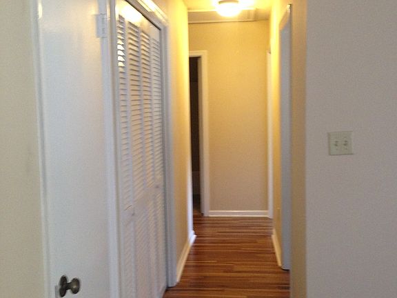 Hall to bedrooms