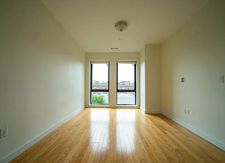 2nd image of 8 Aberdeen St #402