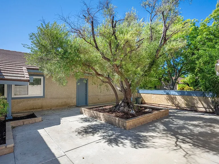 25634 Salceda Rd — Photo 4