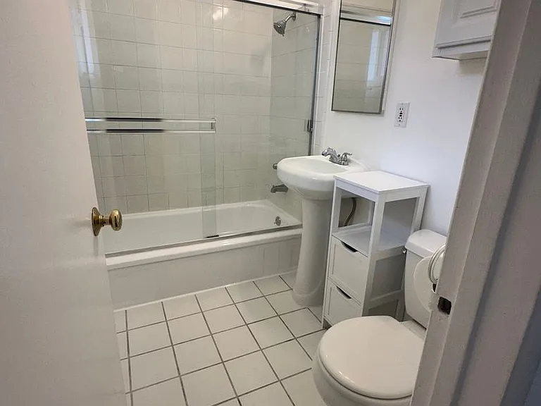 9017 Harratt St in the Heart of West Hollywood! — Photo 21