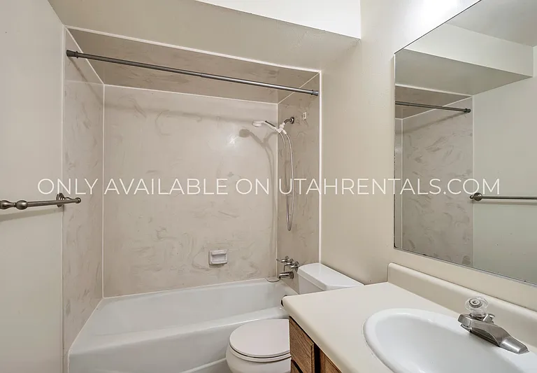 1671 Hickory Ln — Photo 15