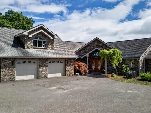 736 Weaver Rd, Athens, PA 18810
