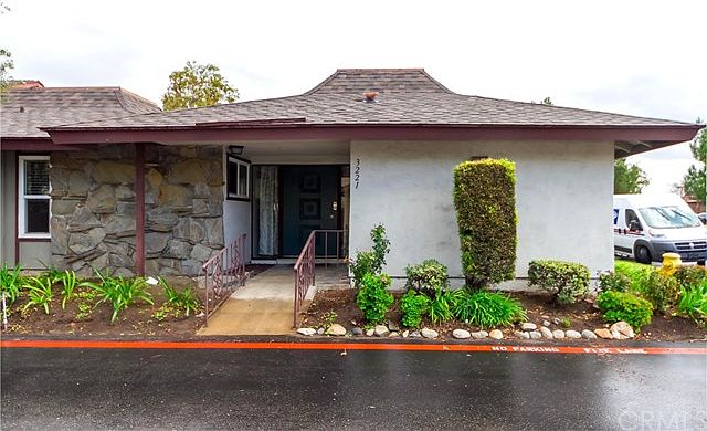 2nd image of 3221 Topaz Ln