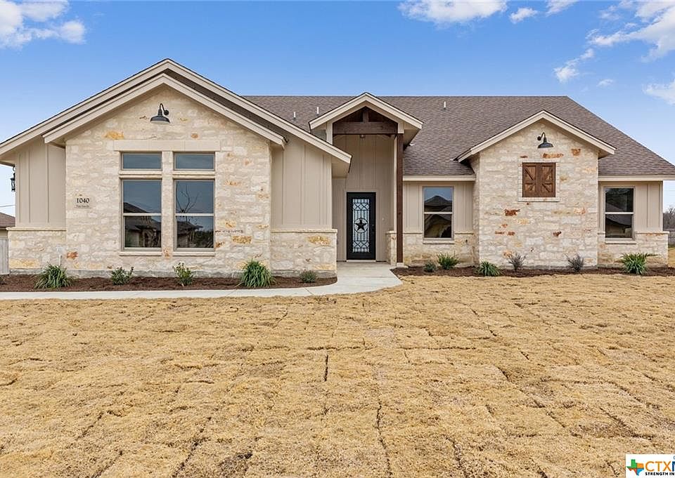 1st image of 1040 Park View Dr