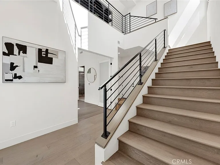 941 E California Blvd #1 — Photo 4