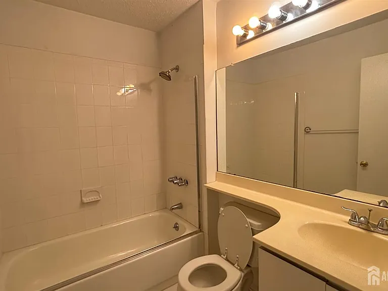 178 Linda Ln — Photo 14