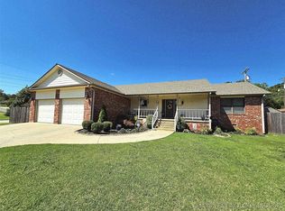 1104 Chase Ave, Tahlequah, OK 74464