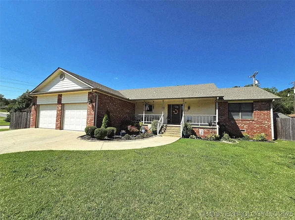 1104 Chase Ave, Tahlequah, OK 74464