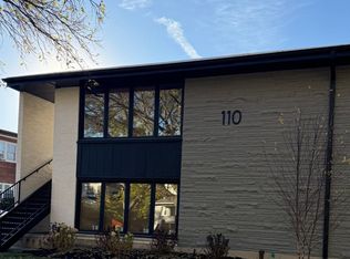 110 N Willow Rd APT 4, Elmhurst, IL 60126