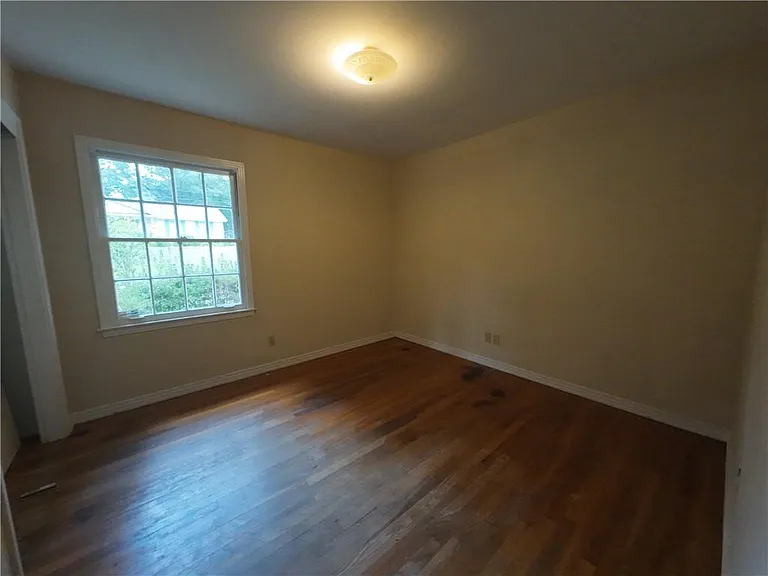 5209 Maudelayne Dr N — Photo 11